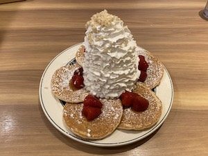 生クリームいっぱいのパンケーキ 秋田市 歯医者 港町歯科クリニック 土崎駅近く